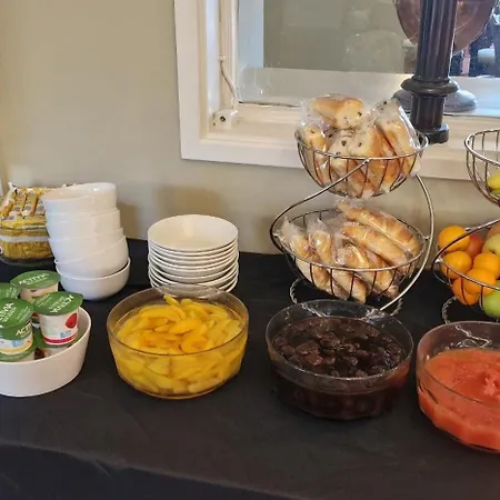 White Horse Farm 3* Pickering