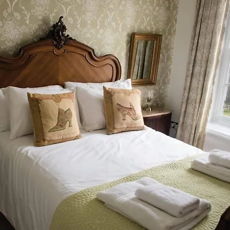 White Horse Farm 3*