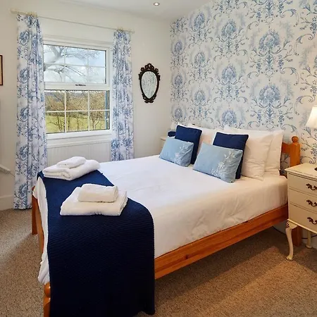 White Horse Farm Hotel 3*